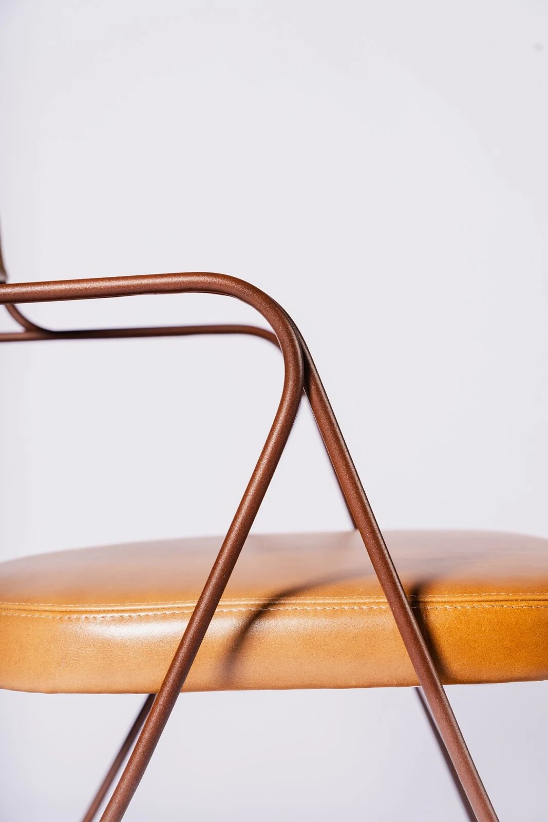 Cantilever: изгиб подлокотника