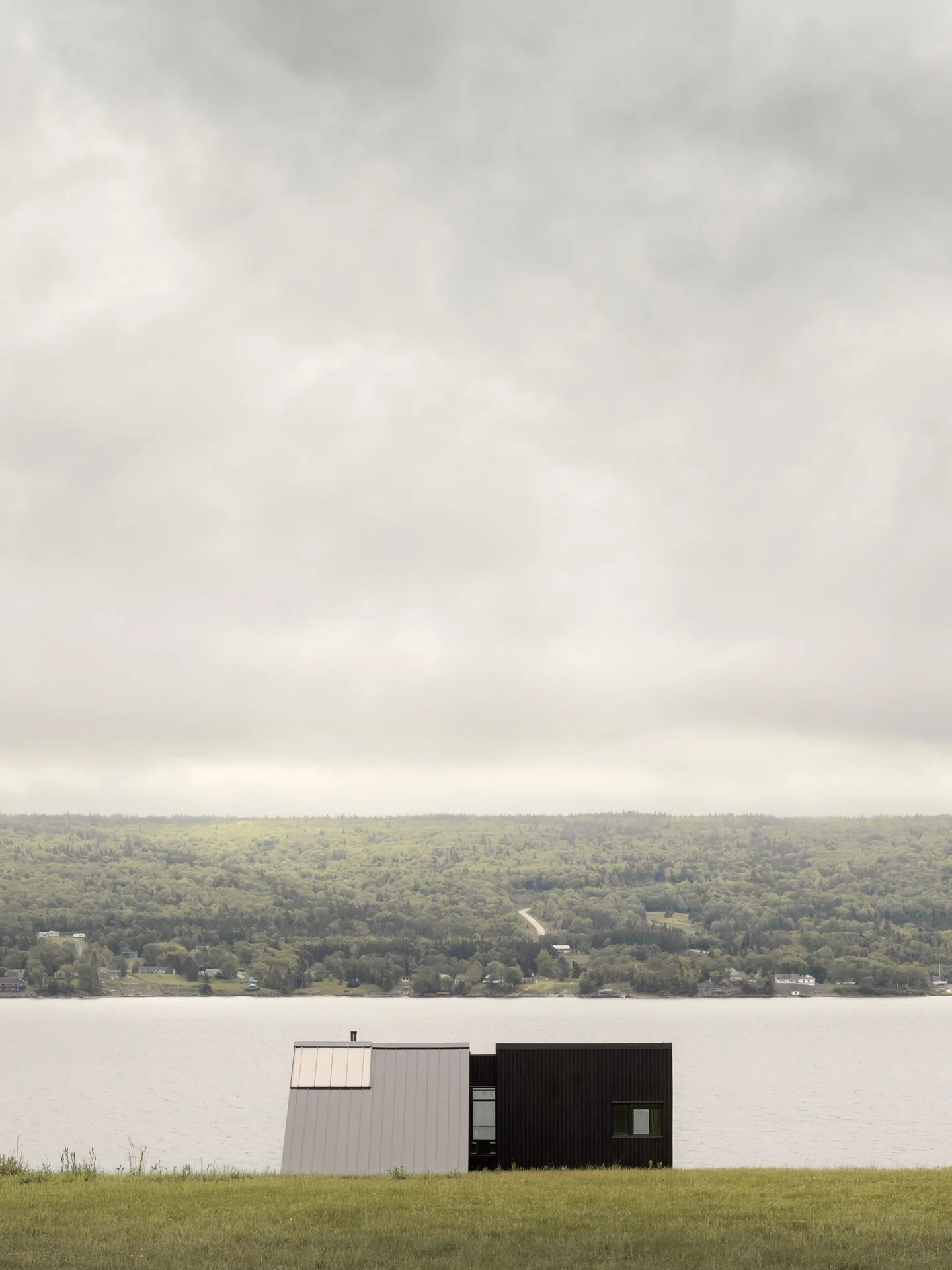 Two Bay House на берегу