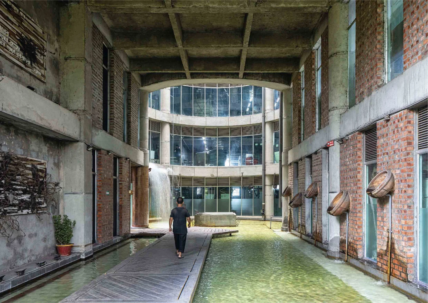 Green Field Factory — двор и переходы