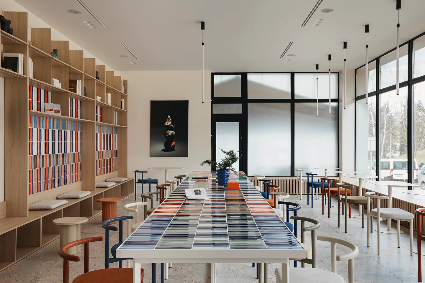 Общий вид Marks Coffee Roasters в Минске
