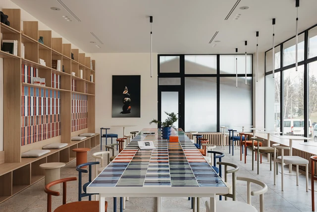 Общий вид Marks Coffee Roasters в Минске