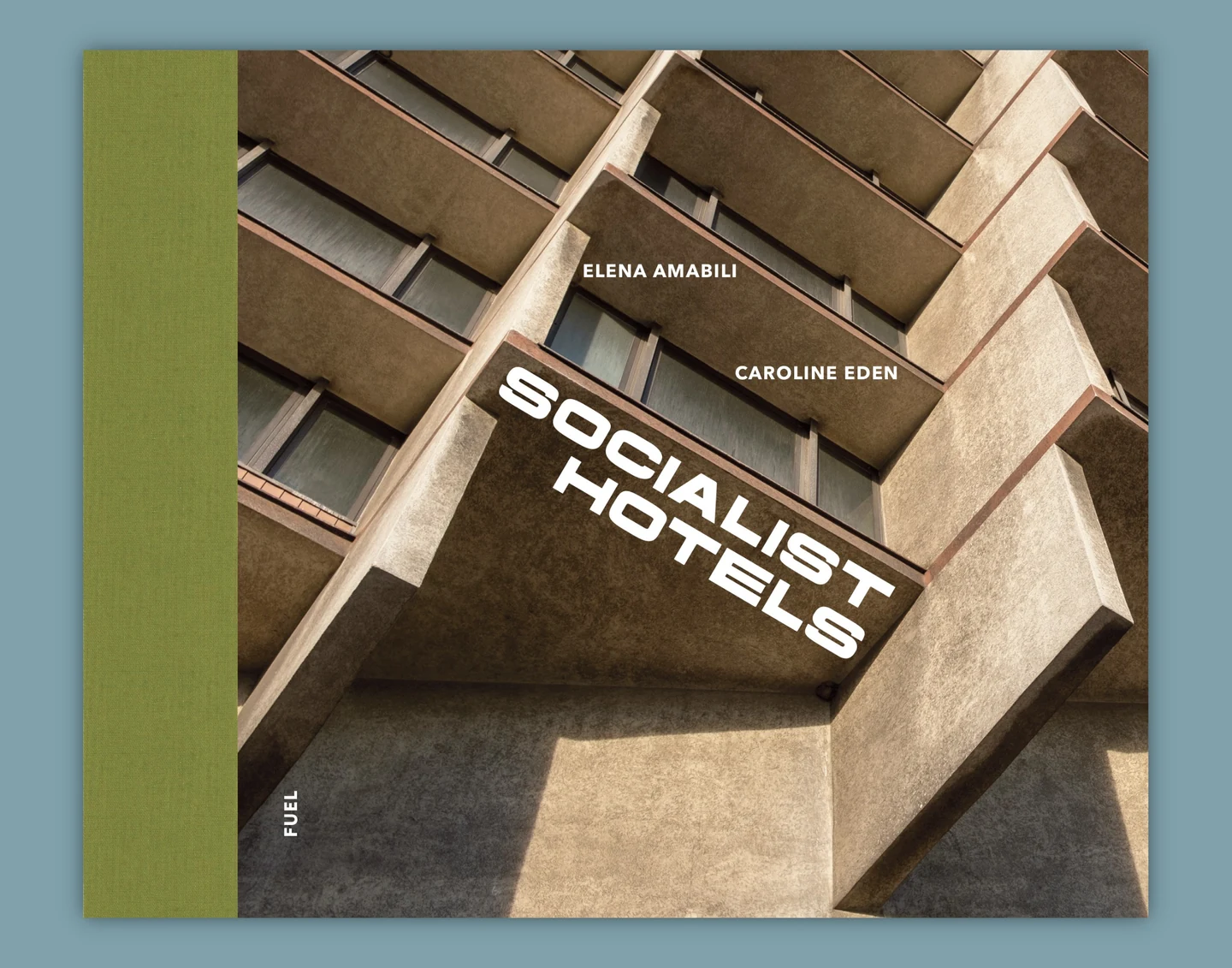 153 гостиницы в 31 стране: Елена Амабили собрала книгу Socialist Hotels